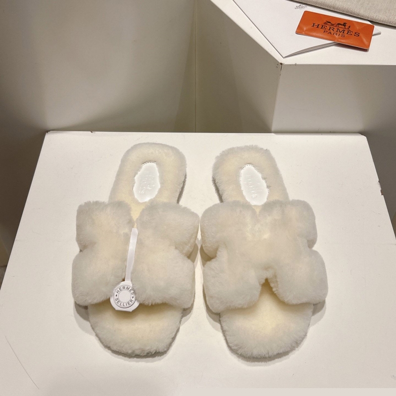H**mes slippers